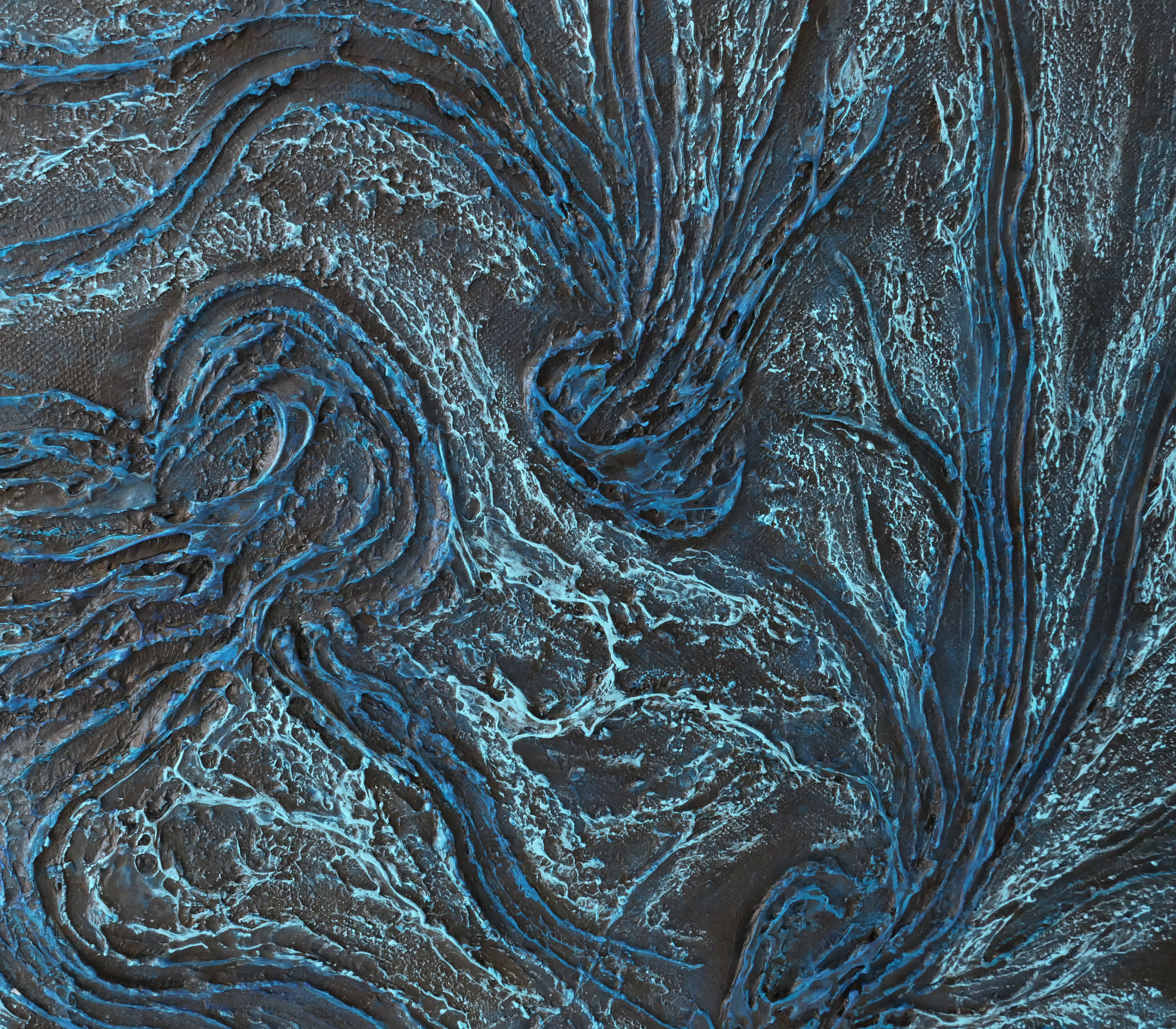 Matière et reliefs bleus du tableau Empreinte Aigue-marine – Natacha Gillot
