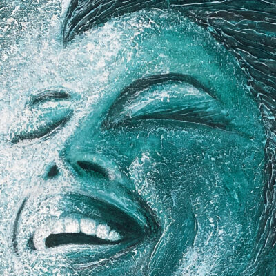 Visage souriant du portrait La Joie – Natacha Gillot